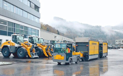 Lieberr-Werk Bischofshofen mit Neumaier-Routenzug