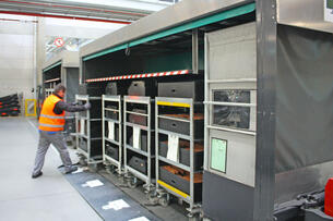 Platform load carrier with QS system