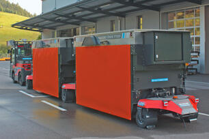 Autonomous (outdoor) tugger train: Factory Train FT600 and FT900