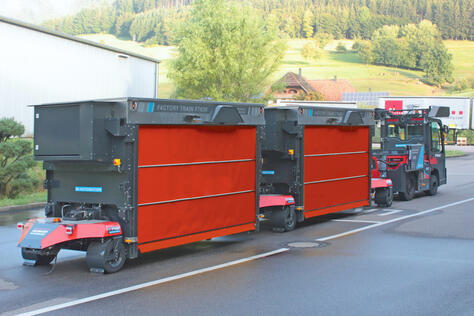 Outdoor-FTS: Automatisierter Outdoor Routenzug Factory Train FT600 im Außeneinsatz.