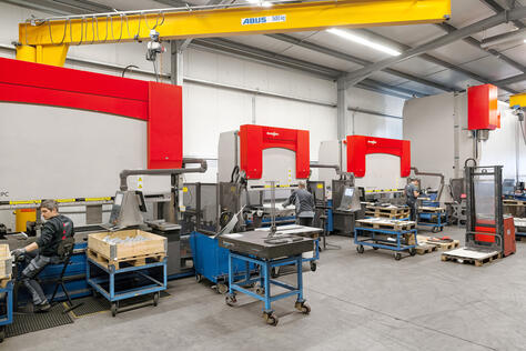 Bending hall with 4 Bystronic press brake machines